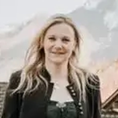 Karin Petz profile photo
