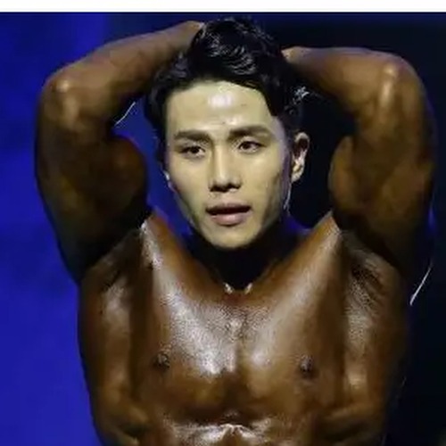 Park In Jung profile photo