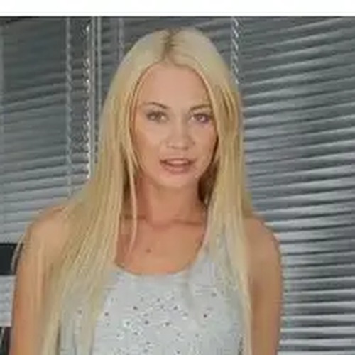 Lindsey Olsen profile photo