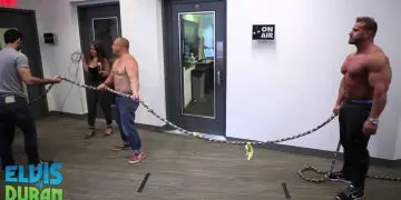 Watch Jay Cutler Beats 6 People In A Tug Of War