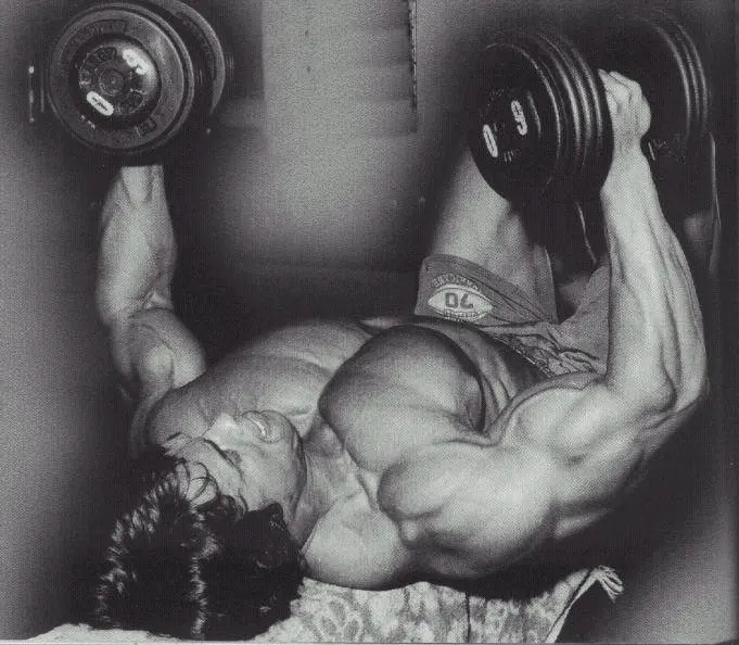 arnold-dumbbell-flyes