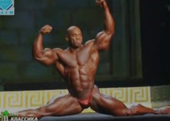 WATCH: Flex Wheeler Splits at the 1999 Mr. Olympia