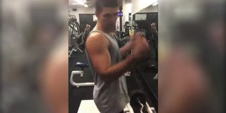 WATCH: The Kipping Curl.. ? CrossFit Promise Best Bicep Exercise – Funny