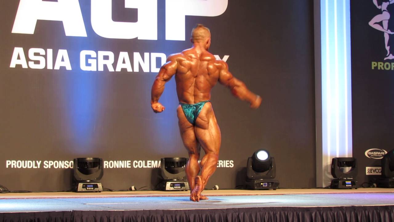 WATCH Flex Lewis Posing Routine At 2016 IFBB Asia Grand Prix Fitness