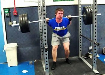 WATCH: These Guys Lift Heavy Weight With The Worst Form