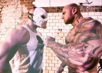WATCH: Strength Wars, Powerlifter VS Bodybuilder