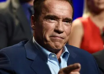 Schwarzenegger Slams Trump: Your Ratings are in the Toilet