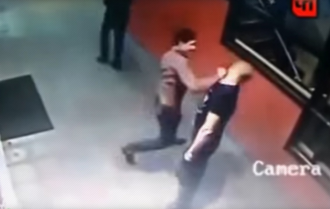 Boxer vs Bodybuilder 'Tough Guy' Gets KO'd Fitness Volt