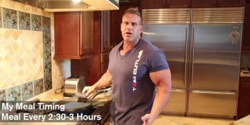 WATCH: Meal Time With Jay Cutler – Eat Like Legend