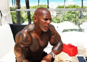 Flex Wheeler Announces Comeback For Mr. Olympia 2017