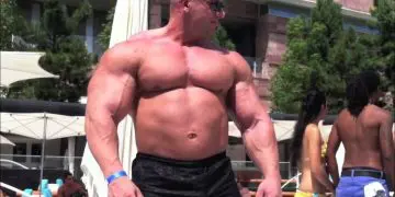 WATCH: Big Bodybuilder Trying To Get Noticed In The Pool (Funny)