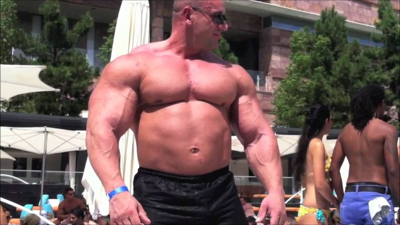 Watch Big Bodybuilder Trying To Get Noticed In The Pool Funny Fitness Volt 