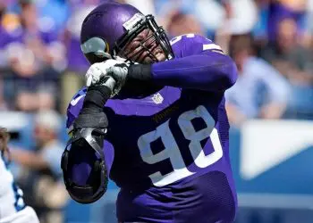Vikings DT Dwarfed by Strongman Hafþór Björnsson