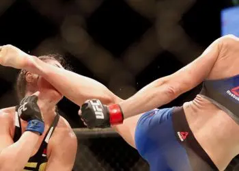 Holly Holm finishes Bethe Correia