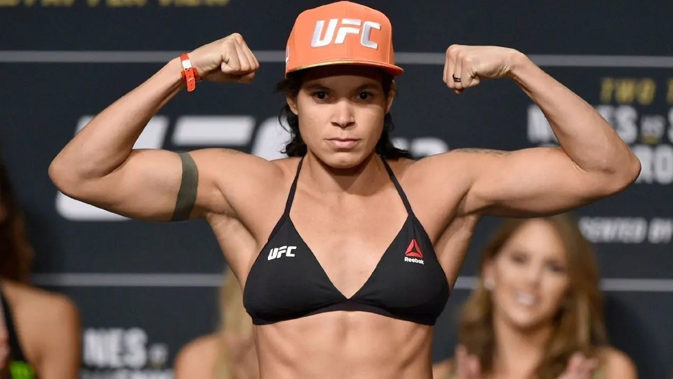 Amanda Nunes UFC 213