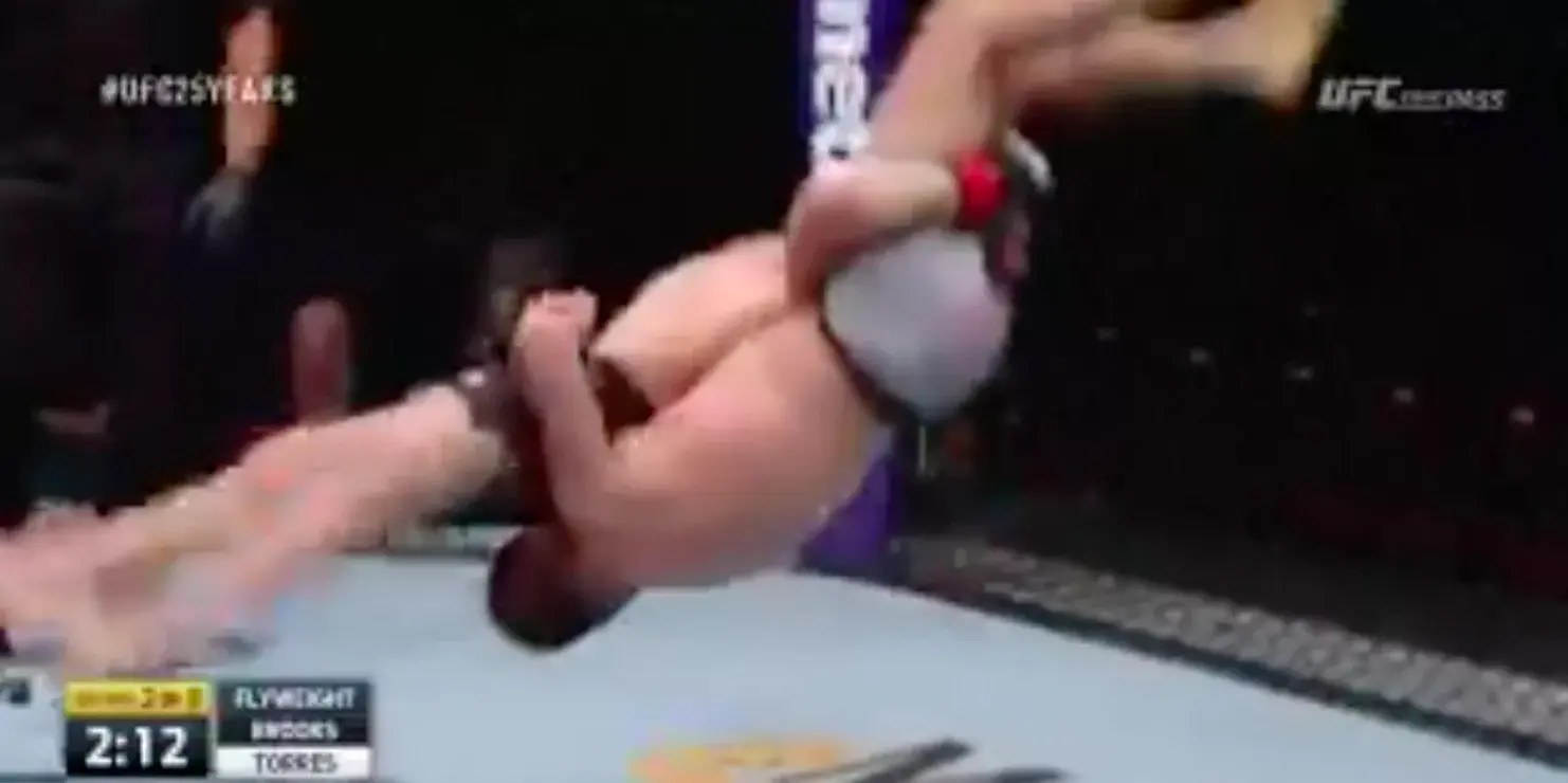 Jose Torres wins via TKO