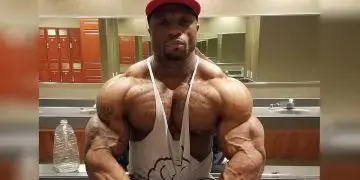 IFBB Pro Michael Lockett