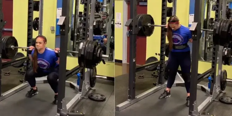 Powerlifter Amanda Lawrence Set An Unbelievable Squat “Personal Record” Of 570 lbs