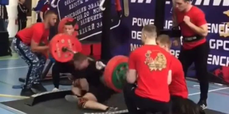 WATCH: Powerlifter Snaps Leg In 3 Places Squatting 250kg