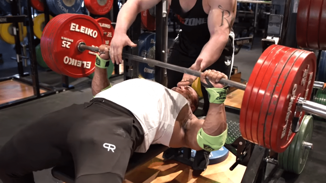 Powerlifting vs. Bodybuilding Bench Press: What’s the Difference ...