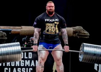 Hafthor Bjornsson 520kg Deadlift