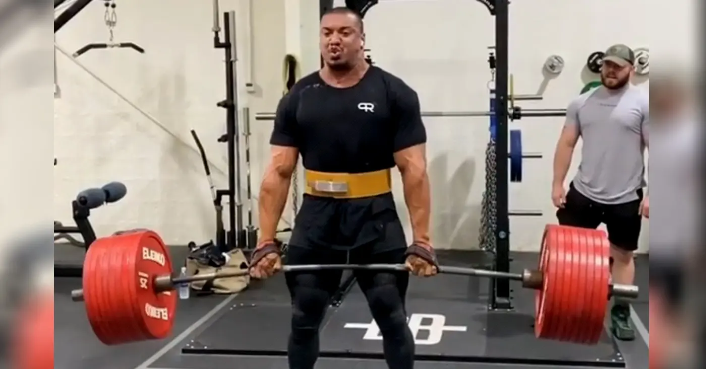 Larry Wheels 926lb Deadlif PR