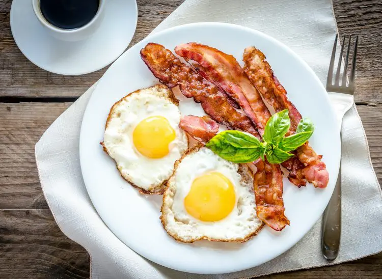 Fried Eggs With Bacon