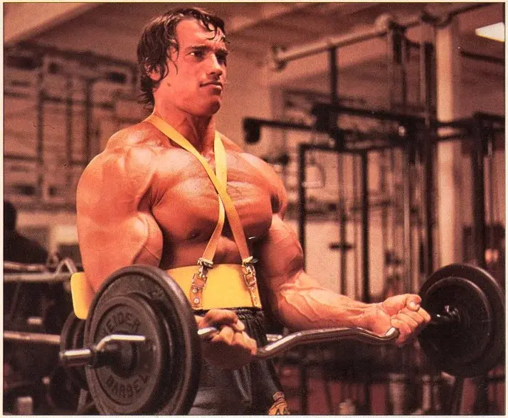 Arnold Schwarzenegger Ez Bar Curls