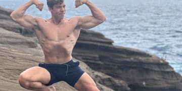 Joseph Baena hits famous bodybuilding pose his father was known for