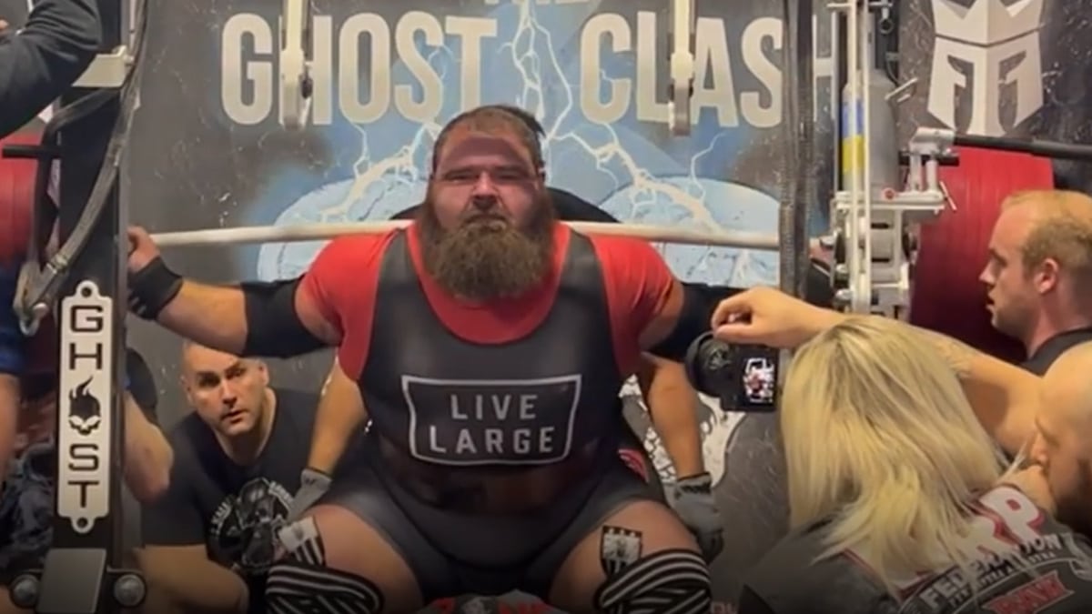 Powerlifting Legend Daniel Bell Squat 490 kg (1080.3 lbs) (W/Wraps) And