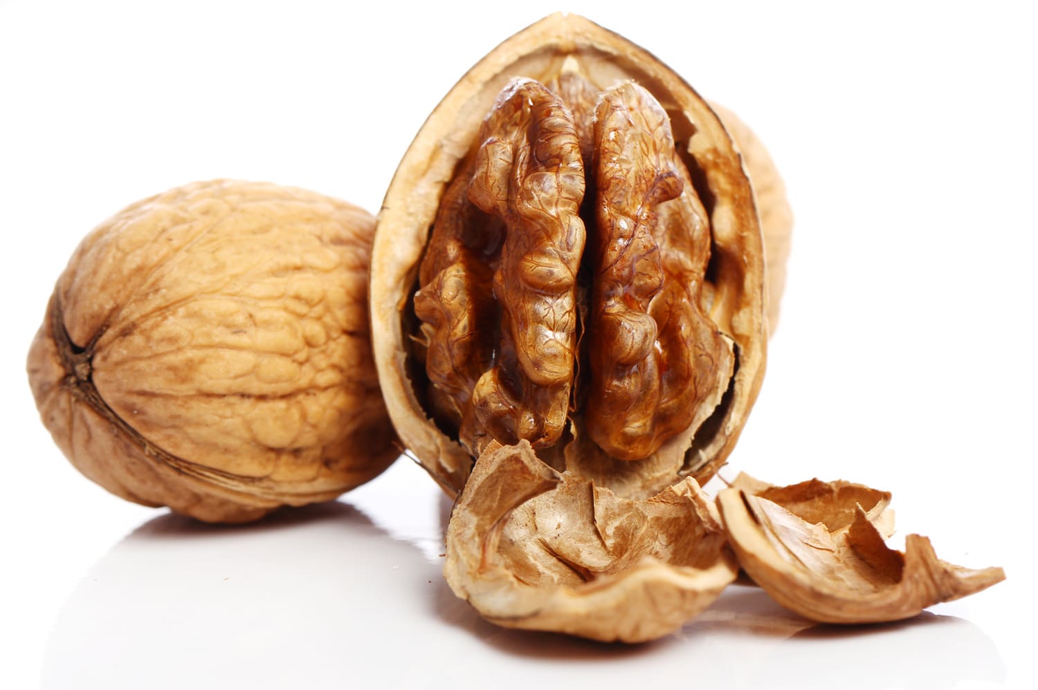 Walnuts vs Pecans — Differences, Nutrition, and Benefits