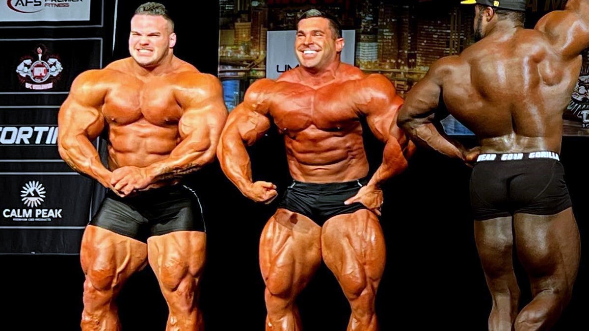 Nick Walker & Derek Lunsford Steal The Show In Their Guest Posing At