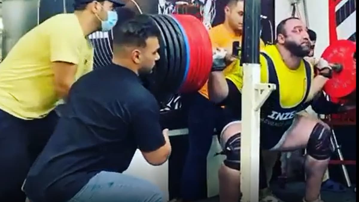 Shahram Saki Squat