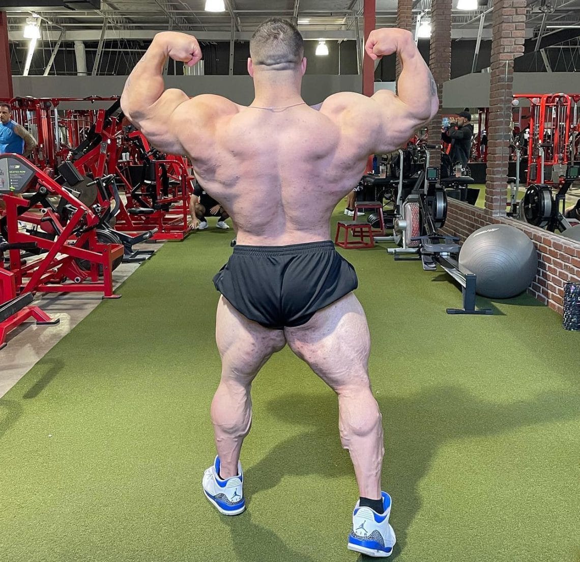 Nick Walker Joins Former 212 Olympia Champ Kamal Elgargni For A Big