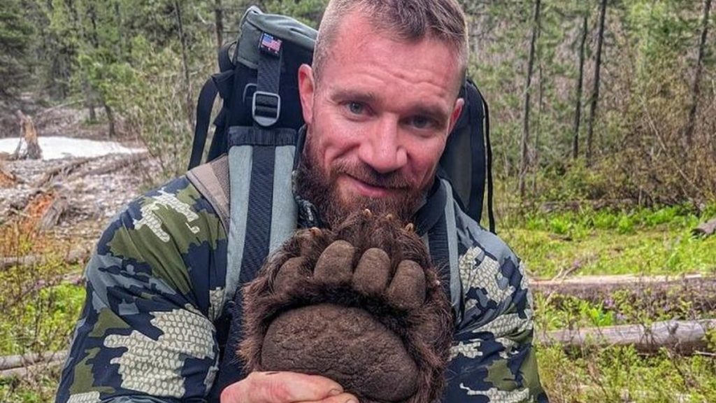 Seth Feroce hunting