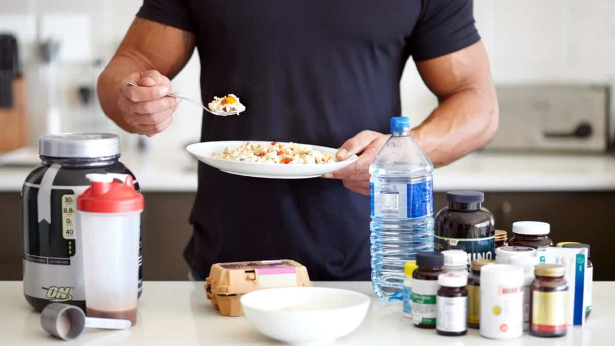 DIY Supplements: How To Save Money and Make Your Own Protein Powder, Pre- Workout, Amino Acids And More At Home! : Sasso, Frank: : Books