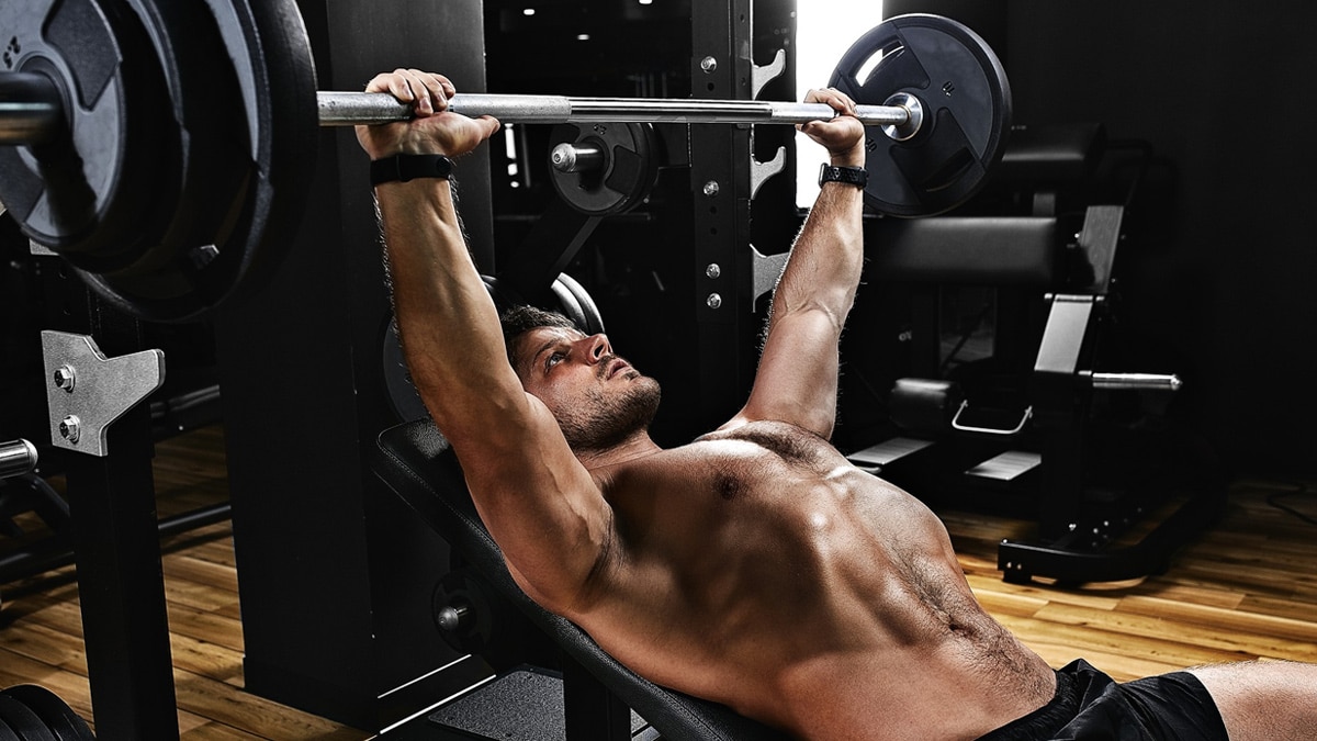 Incline Bench Press vs Flat Bench Press: Differences Explained - Inspire US