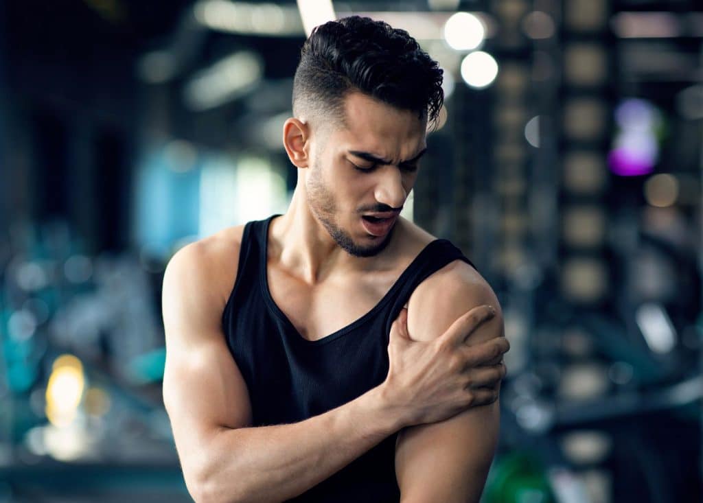 Flat Bench vs. Incline Bench Press Which one should you do? Fitness