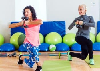 Curtsy Lunge Exercise