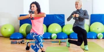 Curtsy Lunge Exercise