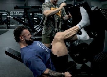 Chris Bumstead Demolishes Leg