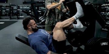 Chris Bumstead Demolishes Leg