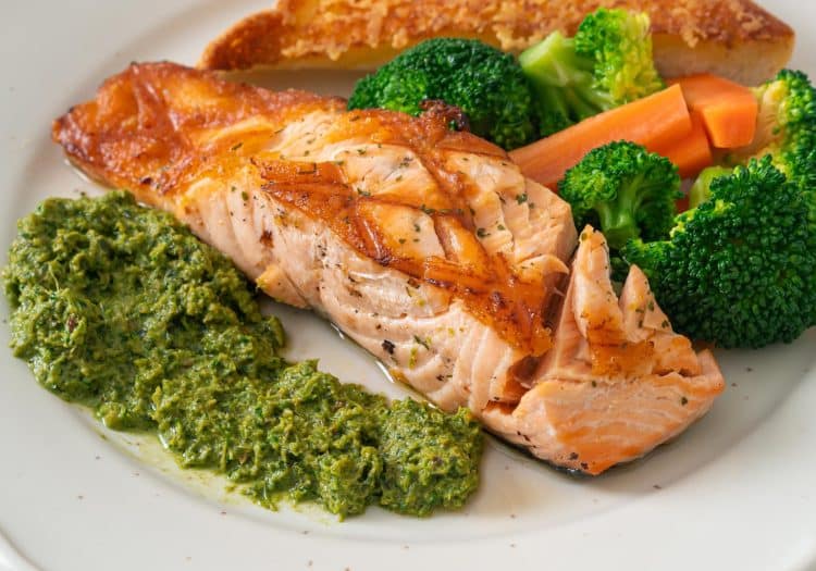 Salmon with Roasted Broccoli