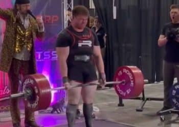 Teen sets American record with 465 pound deadlift