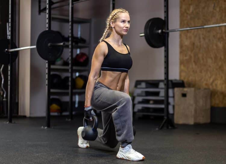 Lunges With A Kettlebells