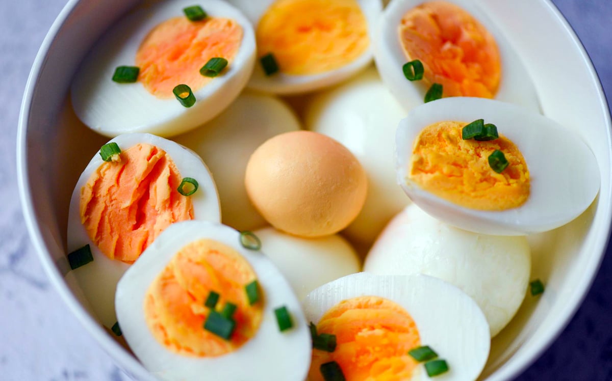 Woman's Hard-Boiled-Egg Slicing Technique for Deviled Eggs Goes Viral