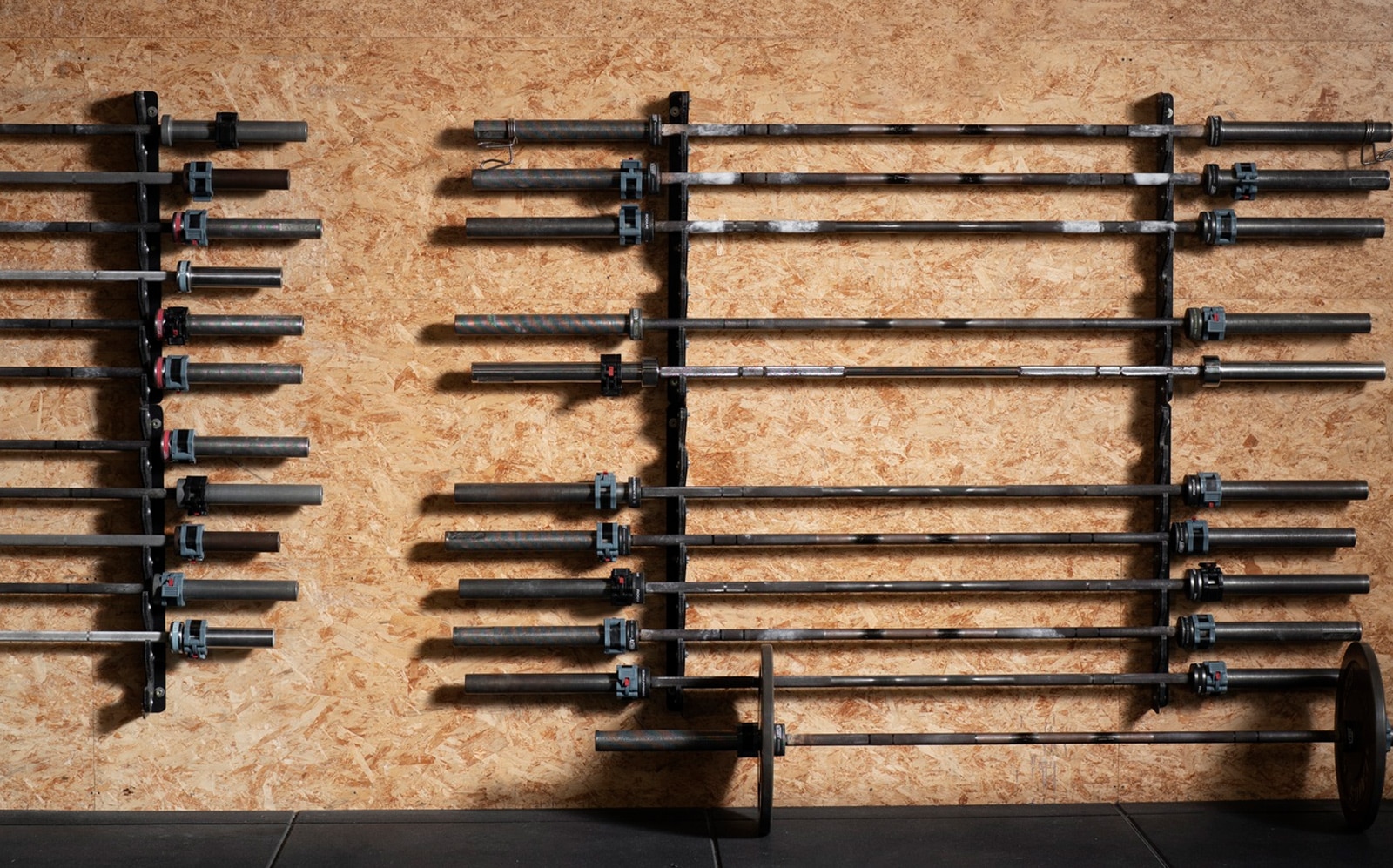 Diy barbell wall online rack