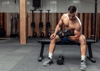 Bodybuilding Legend Dorian Yates Guides Fitness Model Mike Thurston Through  Intense Chest & Biceps Workout – Fitness Volt