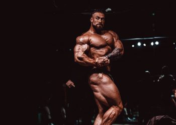 Chris Bumstead Off Season Leg Workout