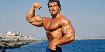 Arnold Schwarzenegger Posing